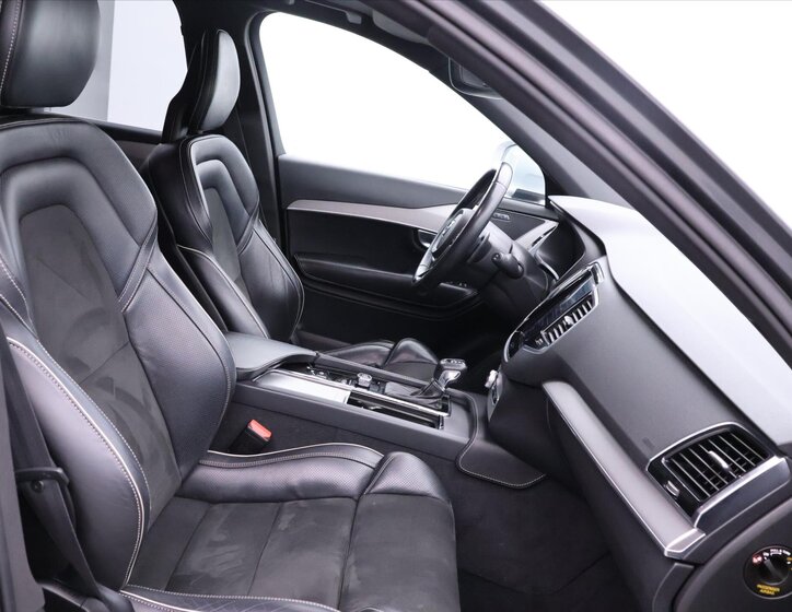 Volvo XC90 SUV / Terénní 2,0 l 173 kw