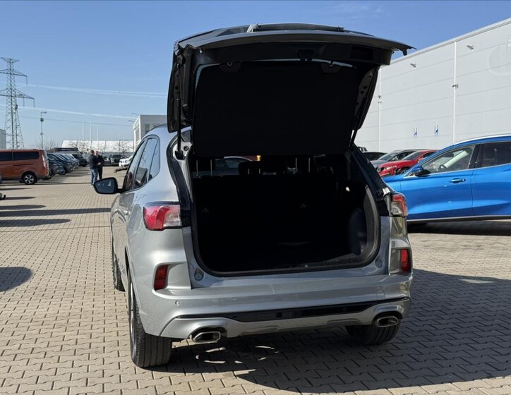 Ford Kuga SUV / Terénní 2,5 l 140 kw