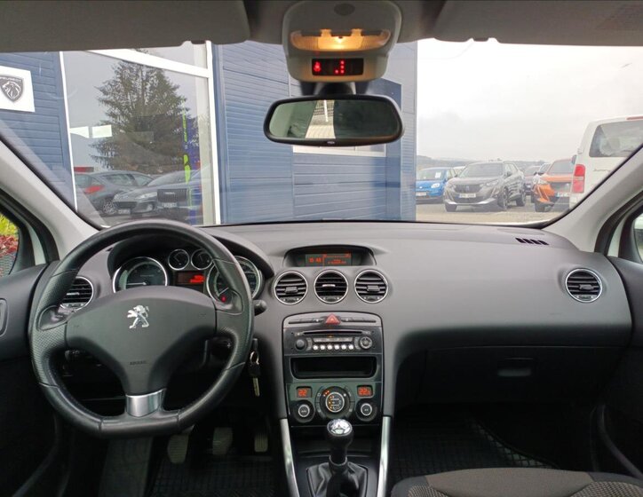 Peugeot 308 Kombi 1,6 l 686 kw