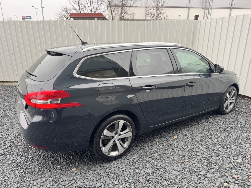Peugeot 308 Kombi 1,5 l 96 kw