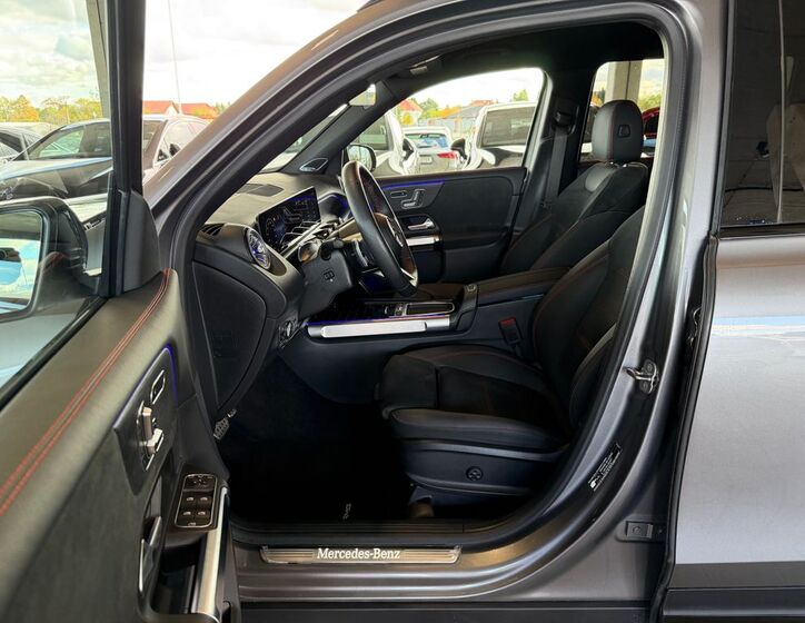 Mercedes-Benz GLB 11