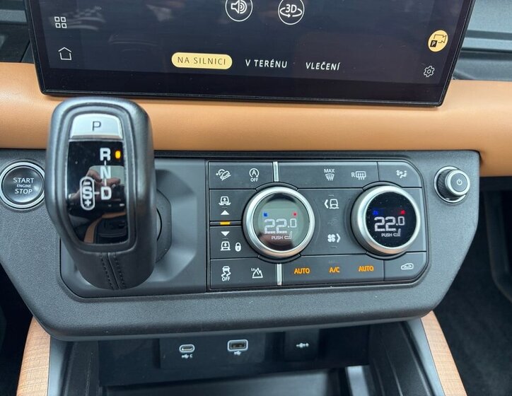 Land Rover Defender SUV / Terénní 3,0 l 294 kw