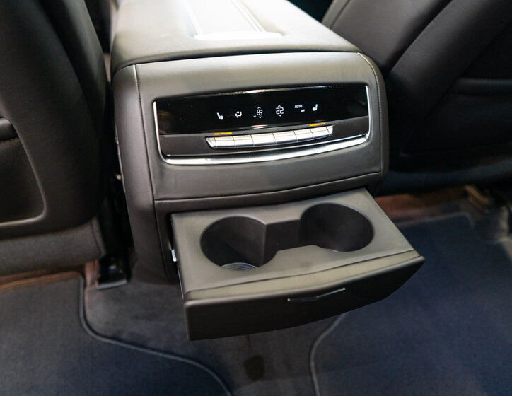 Cadillac Escalade 40