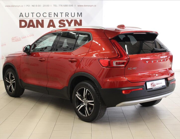 Volvo XC40 SUV / Terénní 2,0 l 182 kw