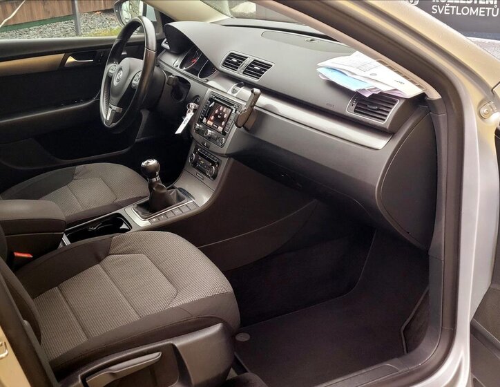 Volkswagen Passat Kombi 1,4 l 90 kw