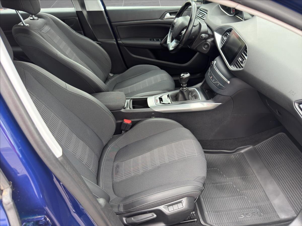 Peugeot 308 Kombi 1,2 l 96 kw