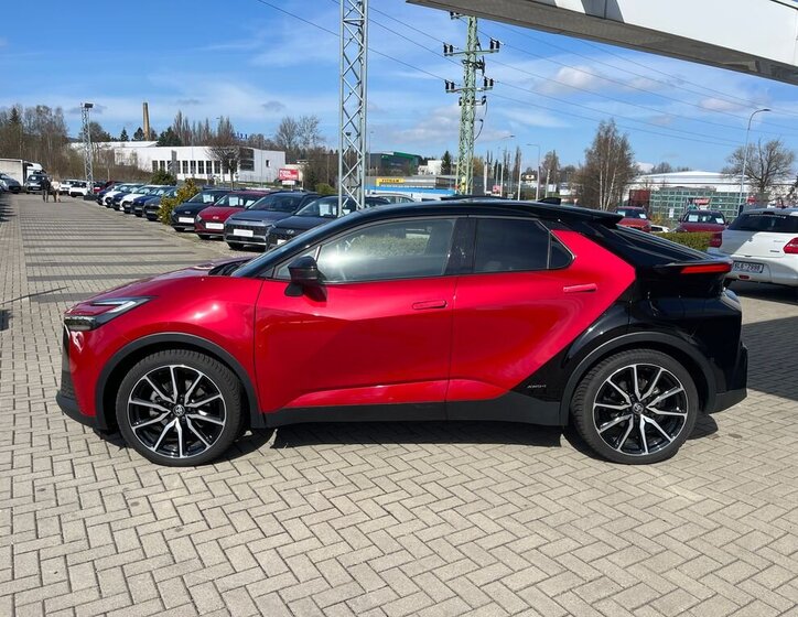Toyota C-HR SUV / Terénní 2,0 l 112 kw