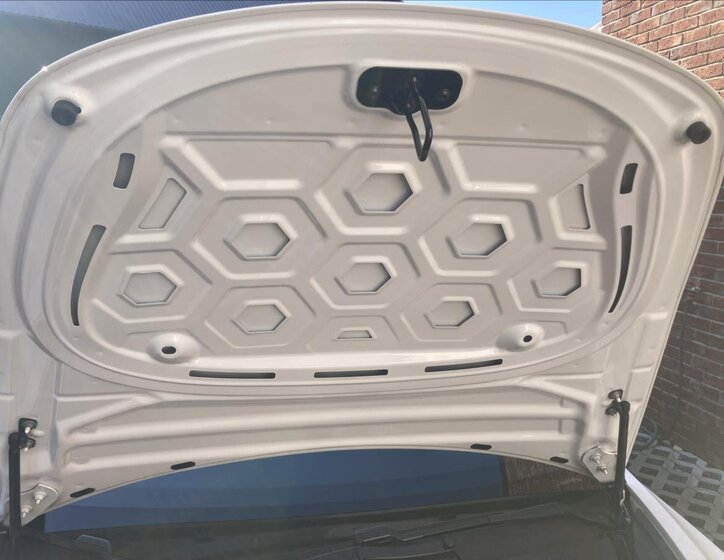 Tesla Model 3 Sedan 0,0 208 kw