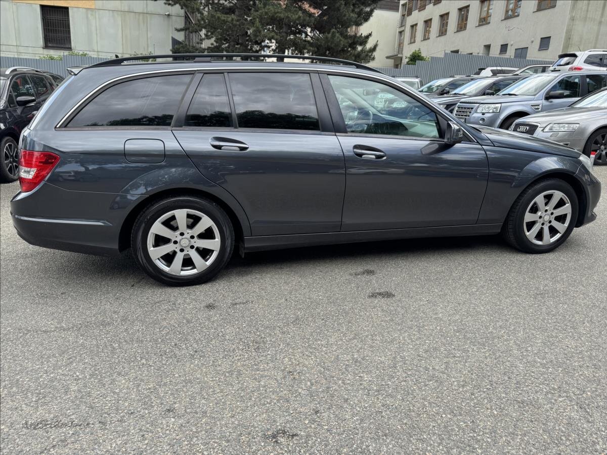 Mercedes-Benz Třídy C Kombi 2,1 l 88 kw