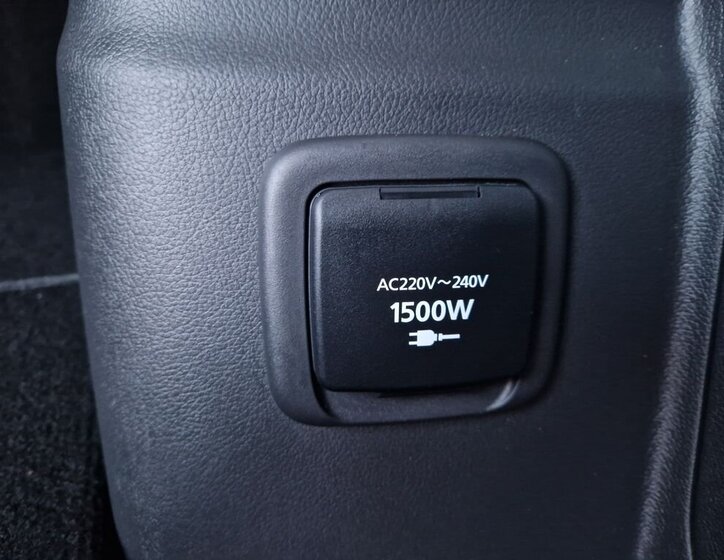 Mitsubishi Outlander SUV 2,4 l 165 kw