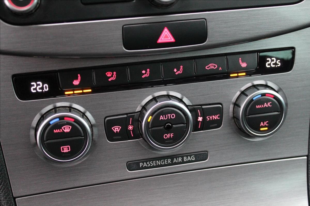 Volkswagen Passat Kombi 1,6 l 77 kw