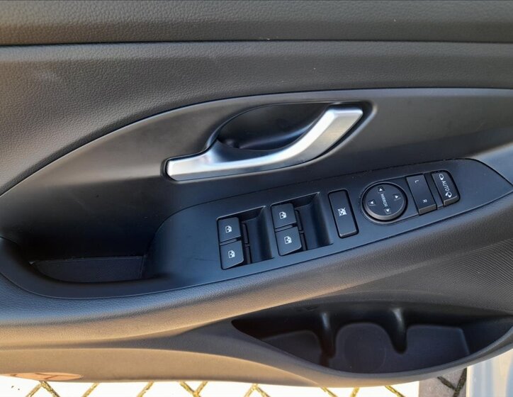 Hyundai i30 Liftback 998,0 88 kw