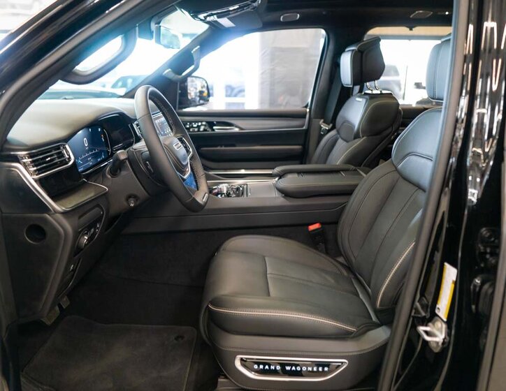 Jeep Grand Wagoneer SUV / Terénní 6,4 l 351 kw