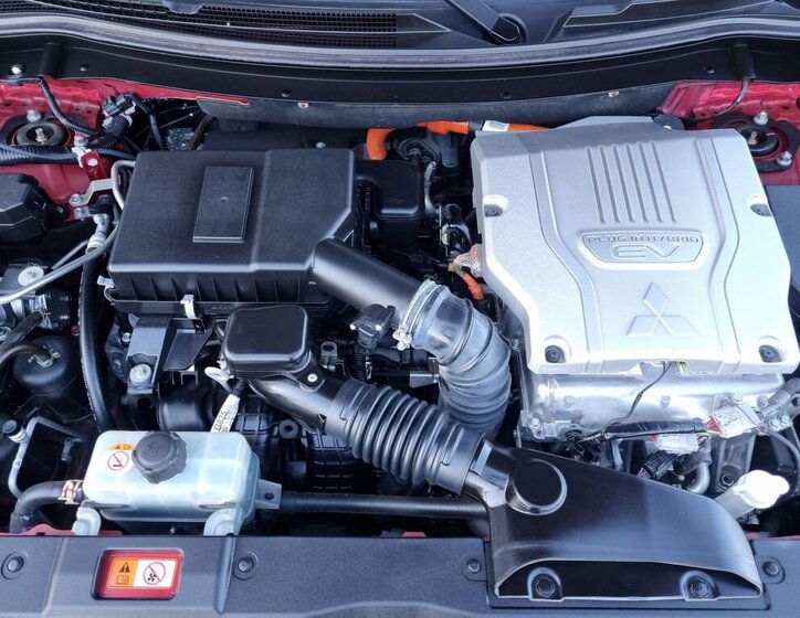 Mitsubishi Outlander SUV / Terénní 2,4 l 165 kw