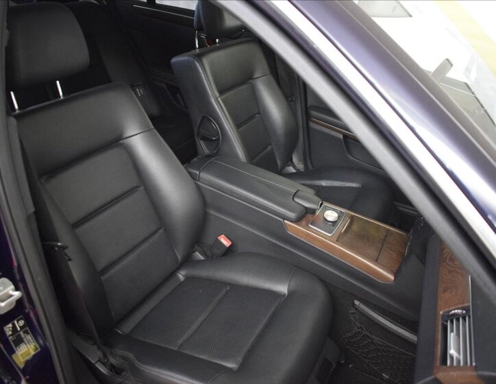 Mercedes-Benz Třídy E Sedan 3,0 l 170 kw