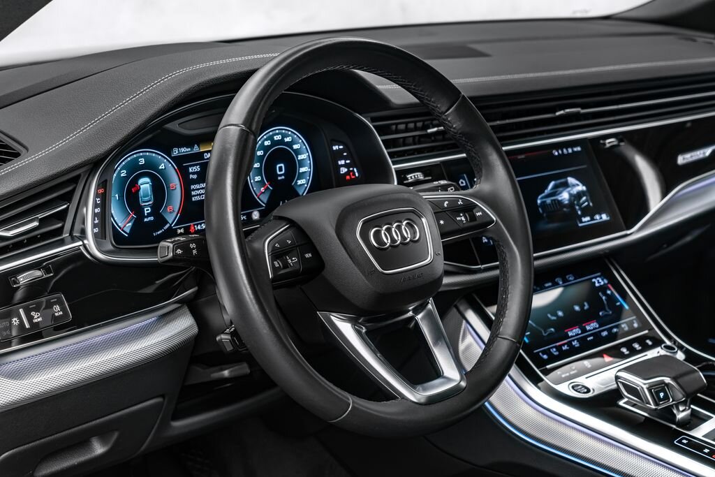 Audi Q8 SUV / Terénní 3,0 l 210 kw