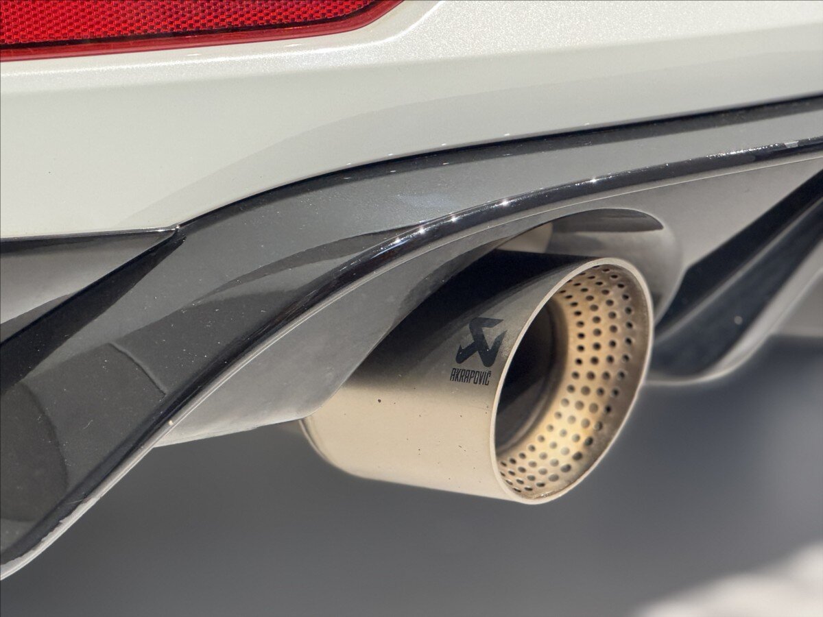 Volkswagen Golf Hatchback 2,0 l 213 kw