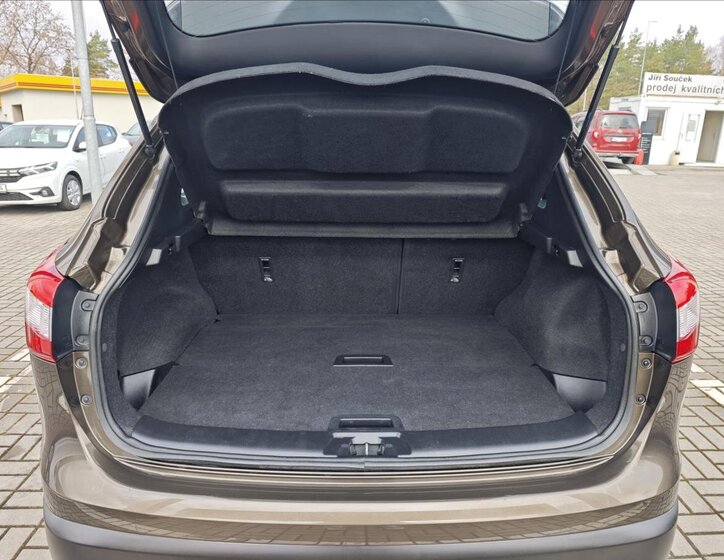 Nissan Qashqai SUV / Terénní 1,2 l 85 kw