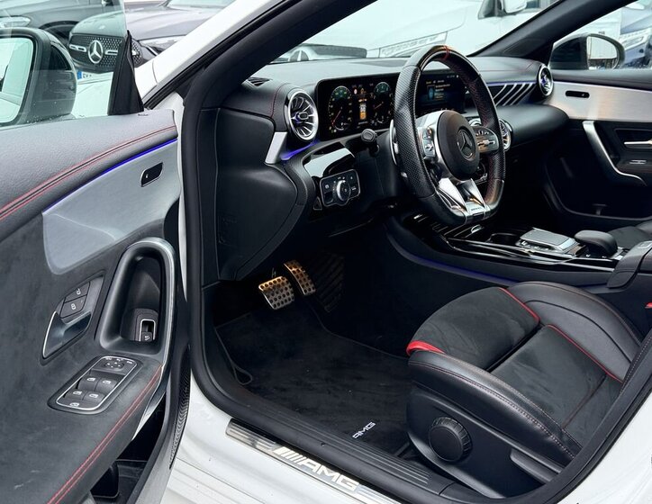 Mercedes-Benz CLA Kombi 2,0 l 310 kw