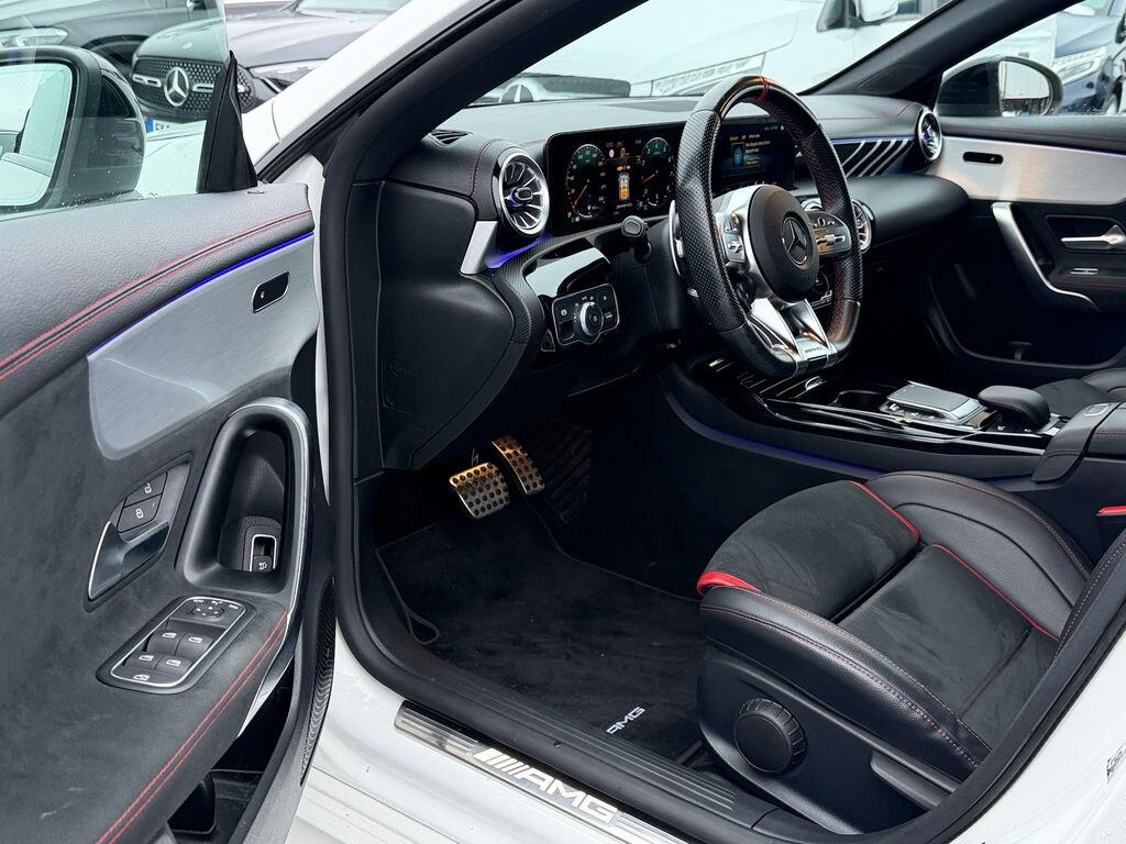 Mercedes-Benz CLA Kombi 2,0 l 310 kw