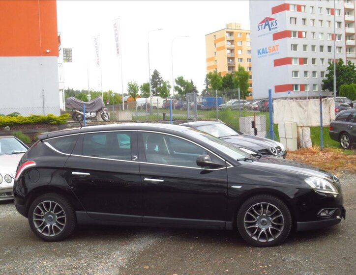 Lancia Delta Hatchback 1,4 l 88 kw