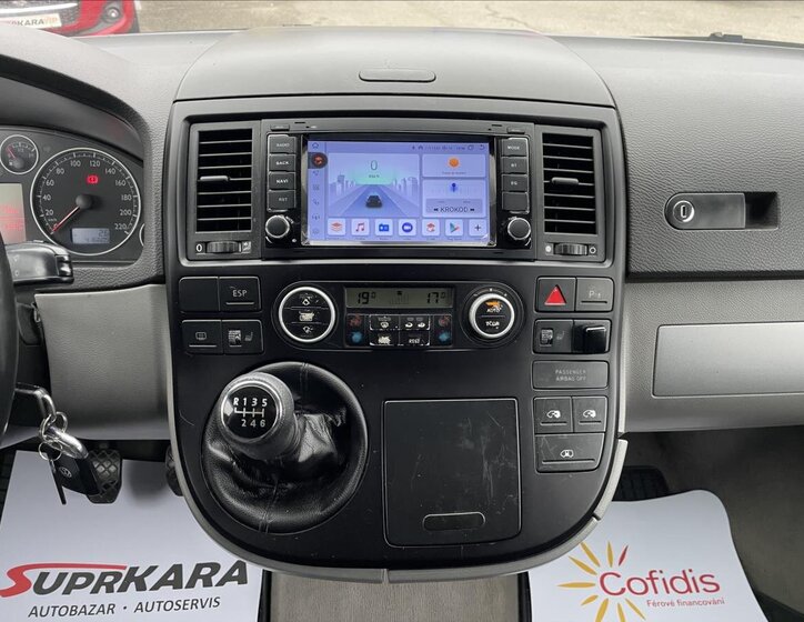 Volkswagen Multivan 17