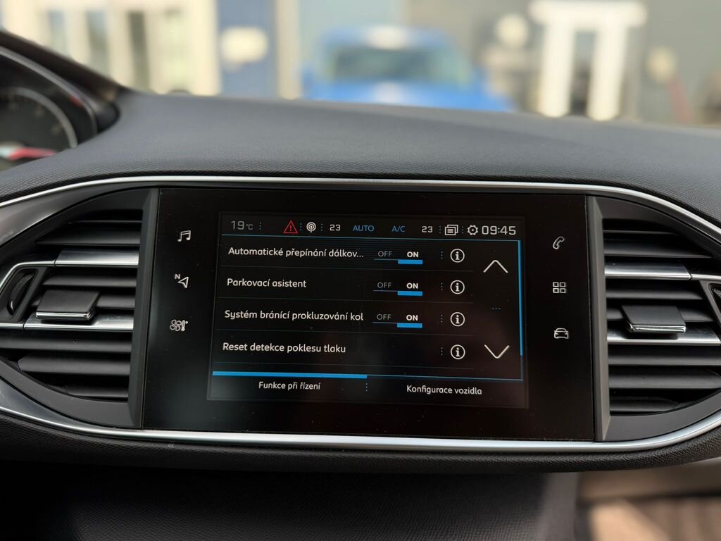 Peugeot 308 Kombi 1,2 l 96 kw