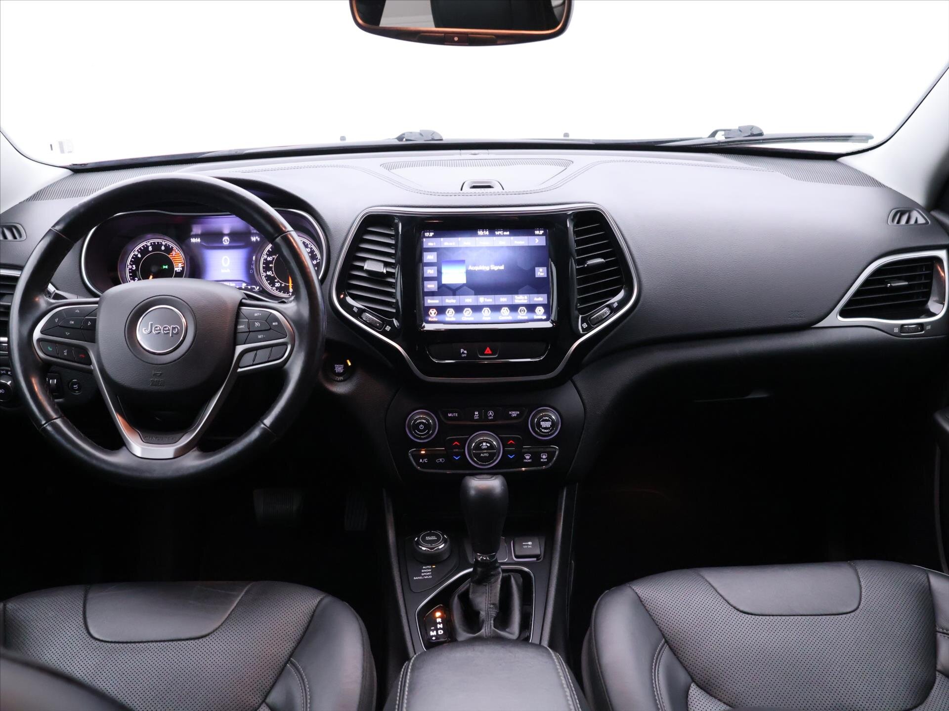 Jeep Cherokee SUV / Terénní 3,2 l 200 kw