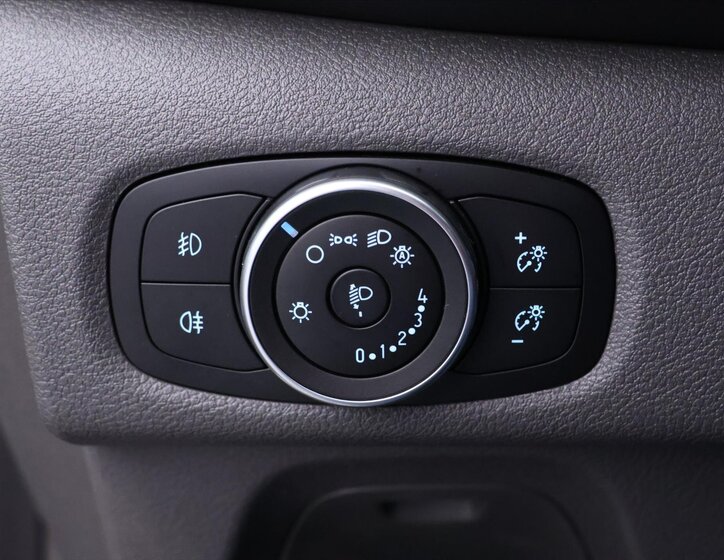 Ford Tourneo Custom Kombi 2,0 l 125 kw