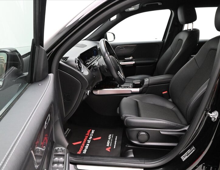 Mercedes-Benz GLB 13