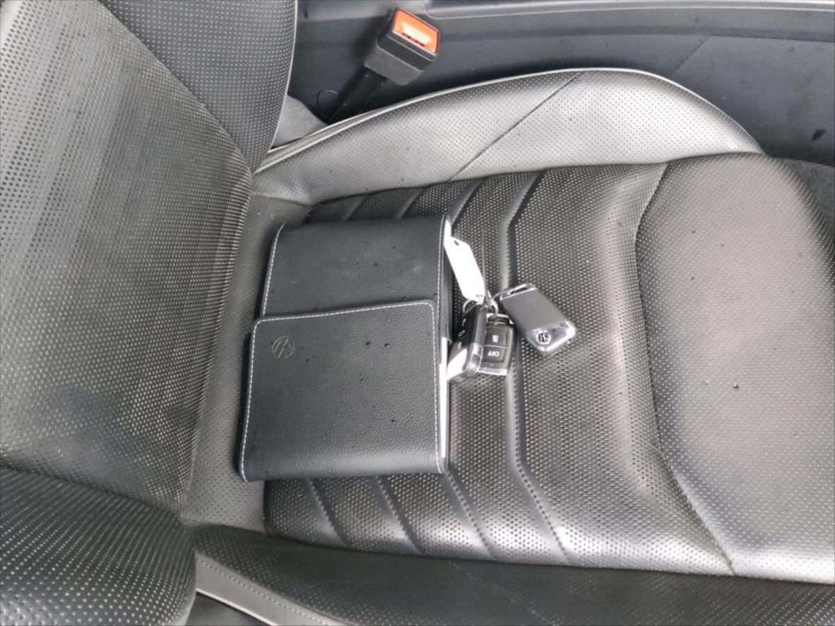 Volkswagen Arteon Kombi 2,0 l 147 kw