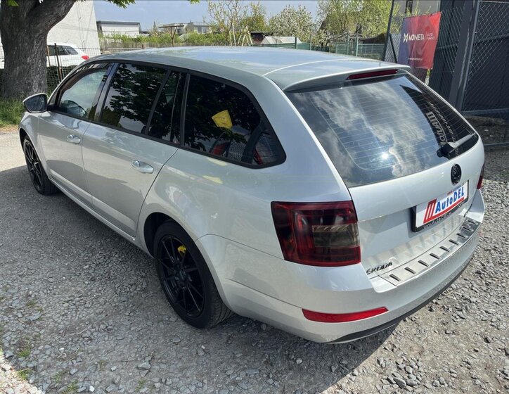 Škoda Octavia Kombi 1,6 l 77 kw