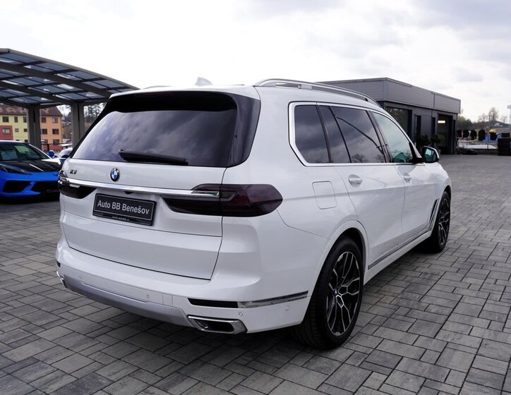 BMW X7 SUV / Terénní 3,0 l 250 kw
