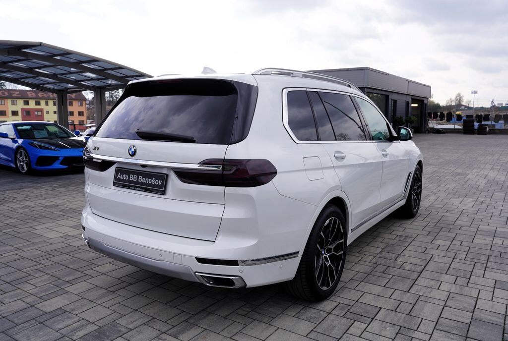 BMW X7 SUV / Terénní 3,0 l 250 kw