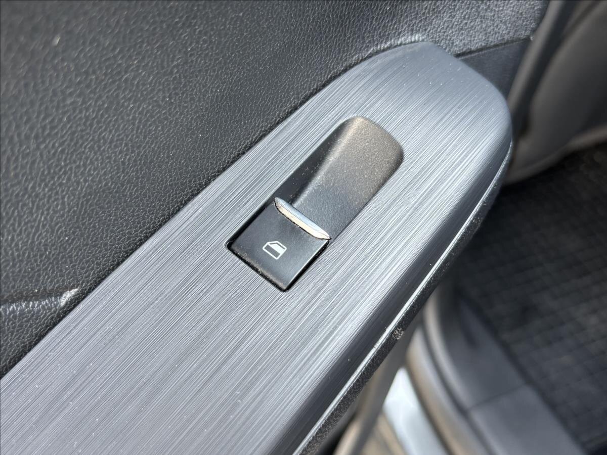 Ford Kuga SUV / Terénní 2,0 l 88 kw