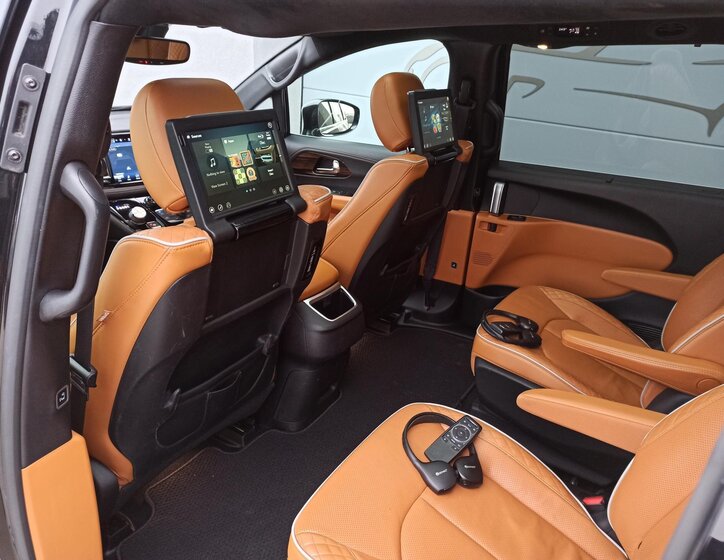 Chrysler Pacifica 14