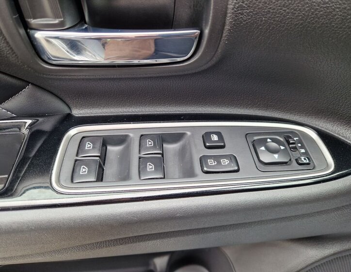 Mitsubishi Outlander SUV / Terénní 2,4 l 165 kw