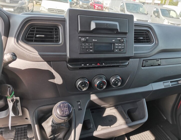 Renault Master 9