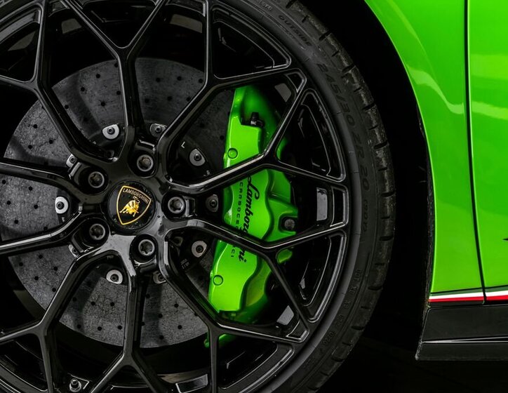 Lamborghini Huracán 12