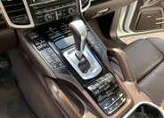 Porsche Cayenne 12