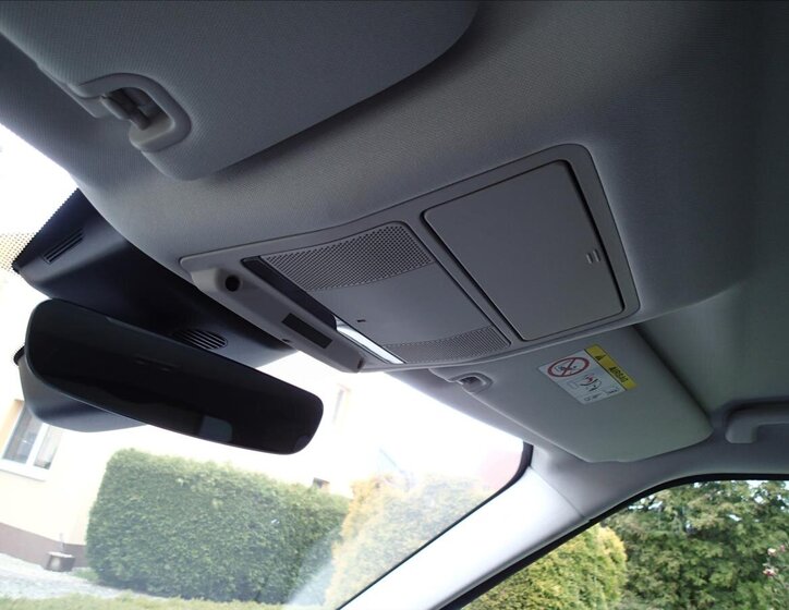 Land Rover Discovery SUV / Terénní 2,0 l 132 kw