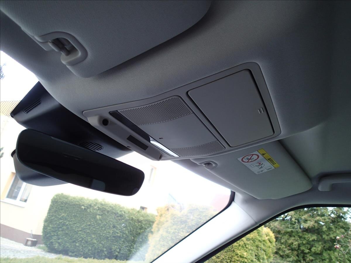 Land Rover Discovery SUV / Terénní 2,0 l 132 kw