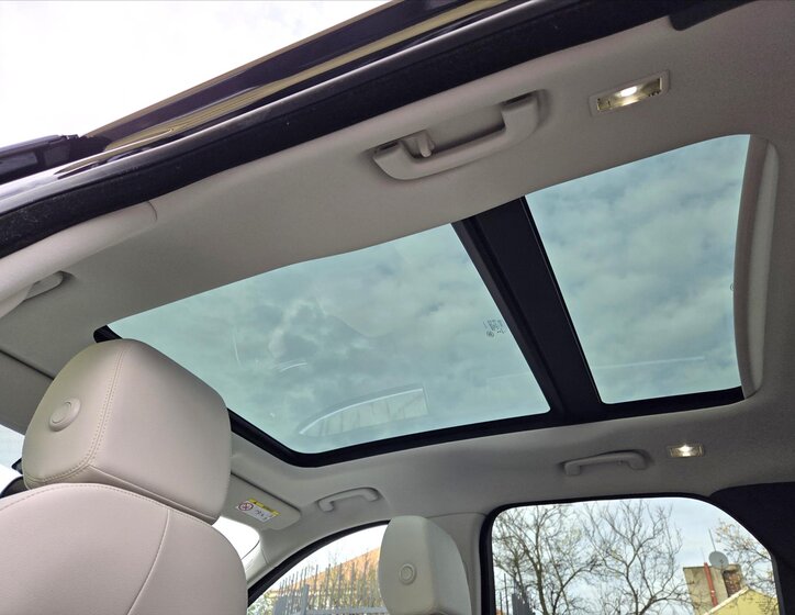 Jaguar F-Pace SUV / Terénní 3,0 l 221 kw