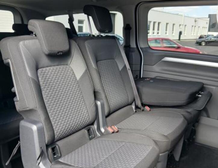 Volkswagen Caravelle 13