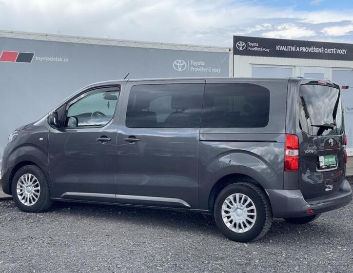 Toyota ProAce Verso 8