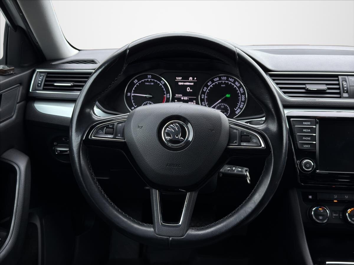 Škoda Superb Sedan / Limuzína 2,0 l 110 kw