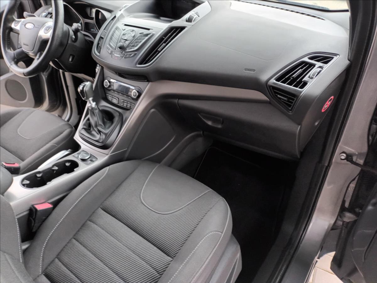 Ford Kuga SUV 1,6 l 110 kw