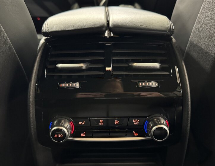 BMW Řada 6 Sedan / Limuzína 3,0 l 250 kw