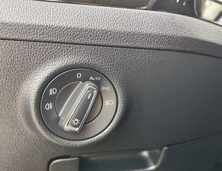 Škoda Superb Sedan / Limuzína 2,0 l 110 kw