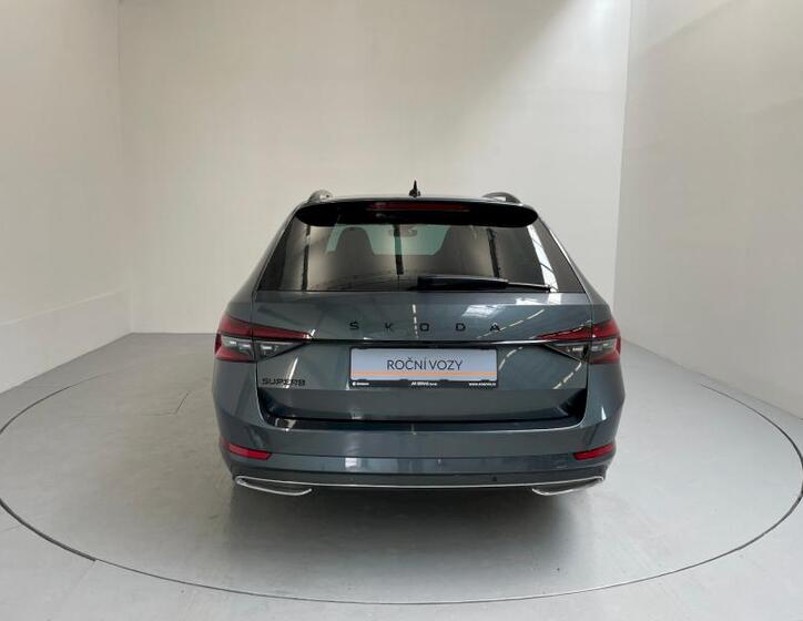 Škoda Superb 8